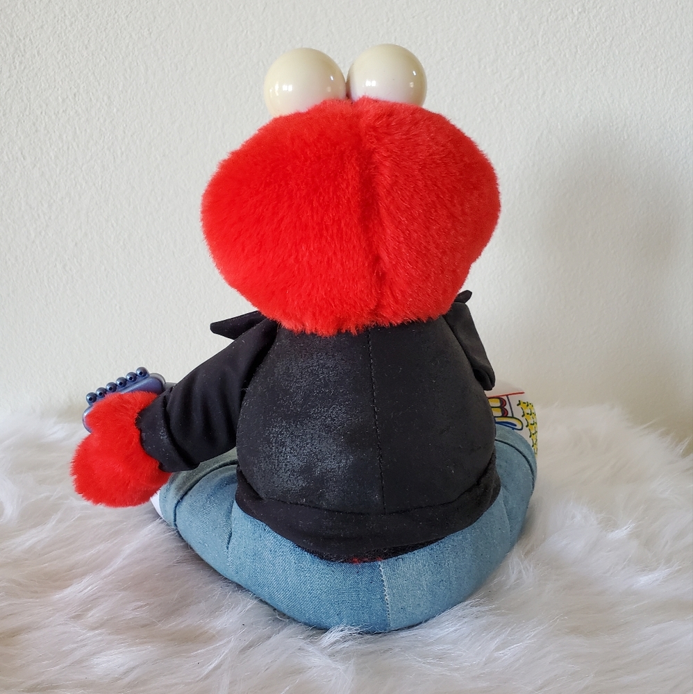 Vintage Rock & Roll Elmo With Playing Guitar, Plays Songs and Shakes - Picture 6 of 13